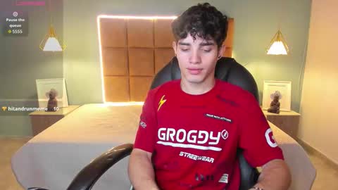 Snapshot of alejootwink chatting on November 12, 2025, 2:45 am ALejoo Saenz online show from November 12, 2025, 2:45 am