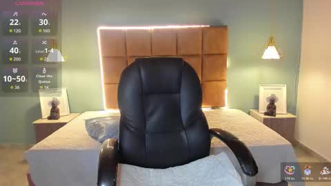 Snapshot of alejootwink chatting on November 13, 2025, 2:43 am ALejoo Saenz online show from November 13, 2025, 2:43 am