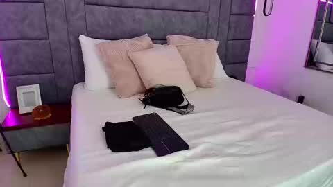 aleka_williams_ online show from September 9, 2025, 12:59 pm