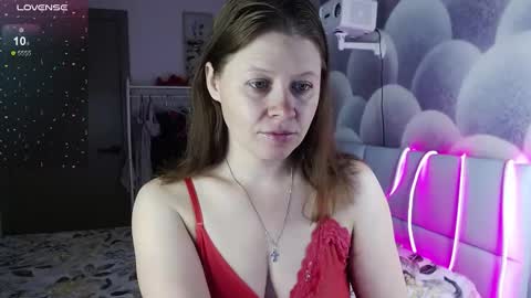 Snapshot of alekasamui chatting on October 4, 2025, 9:46 pm Aleksa online show from October 4, 2025, 9:46 pm