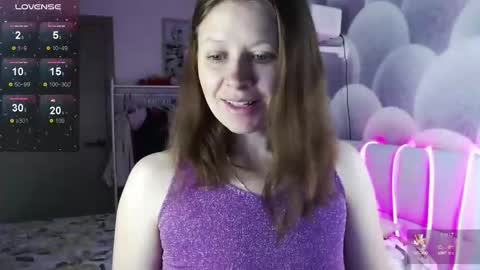 Snapshot of alekasamui chatting on October 6, 2025, 10:51 pm Aleksa online show from October 6, 2025, 10:51 pm