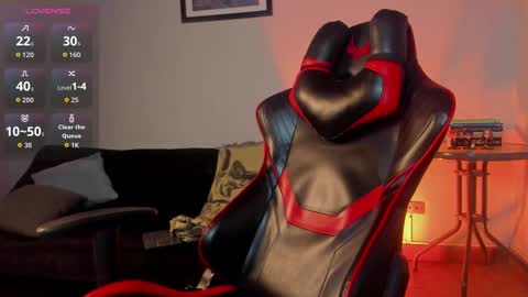 Snapshot of alekblake chatting on September 30, 2025, 1:43 am Alek online show from September 30, 2025, 1:43 am