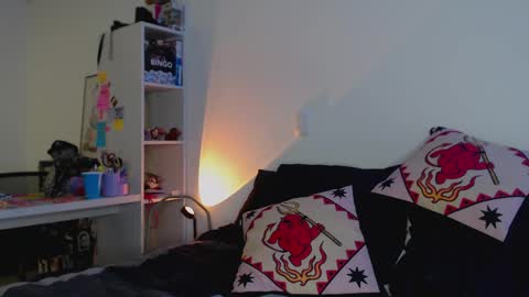 AleksaNoir online show from April 17, 2026, 3:04 pm