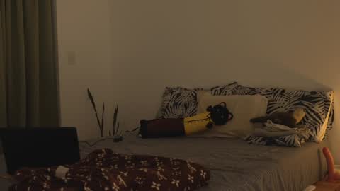 Snapshot of alemaniababe chatting on December 5, 2024, 3:15 am Ale online show from December 5, 2024, 3:15 am