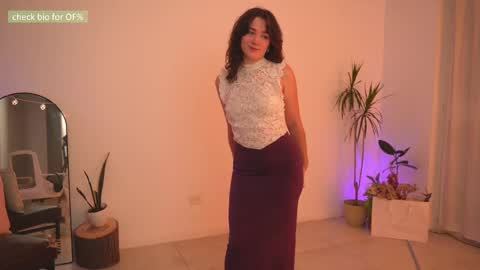 Snapshot of alemaniababe chatting on February 12, 2025, 11:30 pm Ale online show from February 12, 2025, 11:30 pm