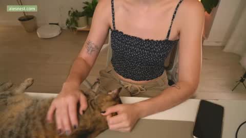 Ale online show from April 19, 2026, 11:51 pm