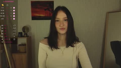 Snapshot of alena_navi chatting on February 8, 2026, 4:21 pm Alena online show from February 8, 2026, 4:21 pm