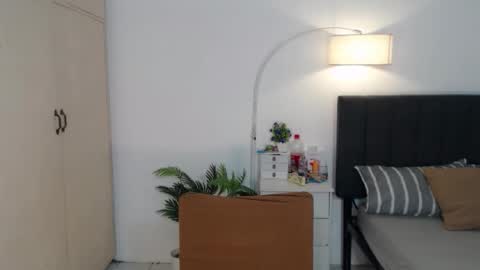 alenajones online show from December 9, 2024, 7:39 am