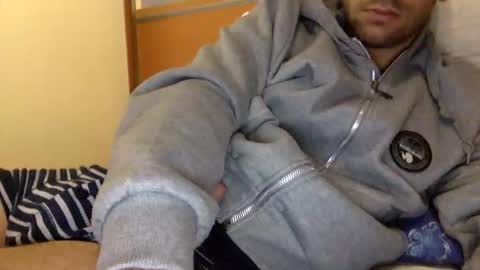 alesex90 online show from April 30, 2026, 9:04 am