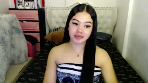 Snapshot of alesha_vibe_me chatting on November 14, 2025, 8:40 pm alesha_vibe_me online show from November 14, 2025, 8:40 pm