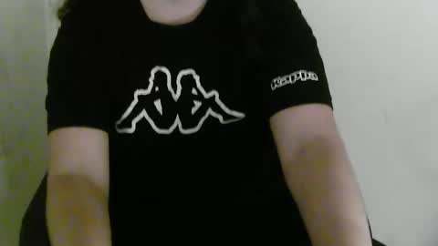 Snapshot of alesialux chatting on April 22, 2026, 8:21 pm Alesia online show from April 22, 2026, 8:21 pm
