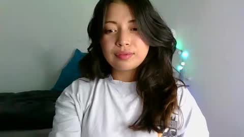 QUEEN OFF MILk  IM BACK  15 NOV online show from March 25, 2026, 1:39 pm