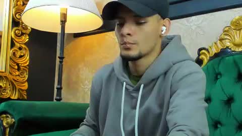 Snapshot of aless_king chatting on August 3, 2026, 10:46 pm Alessandro King online show from August 3, 2026, 10:46 pm