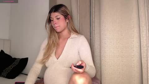 Snapshot of alessandrabloom chatting on May 18, 2026, 9:15 am Alessandra Bloom online show from May 18, 2026, 9:15 am