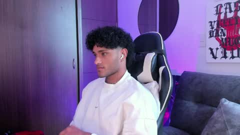 Alessandro Vanni online show from April 18, 2026, 2:10 pm