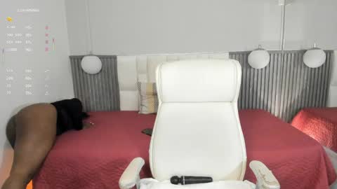 Yy  online show from April 6, 2026, 7:04 pm