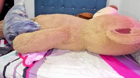 Snapshot of alessia_hot1 chatting on March 1, 2026, 5:04 pm alessia_hot1 online show from March 1, 2026, 5:04 pm