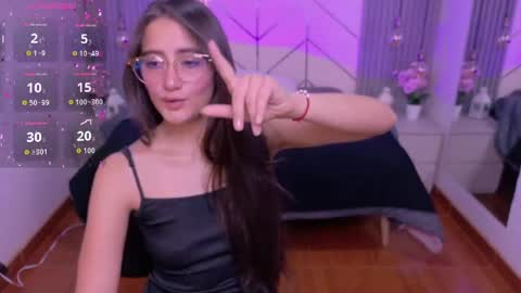 Snapshot of alessia_moore chatting on April 22, 2026, 1:56 pm Alessia online show from April 22, 2026, 1:56 pm