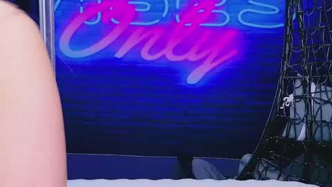 alessiacroft online show from May 15, 2026, 4:41 am