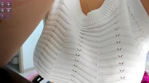 Snapshot of alessiadouce chatting on December 13, 2024, 8:15 pm Alessia online show from December 13, 2024, 8:15 pm