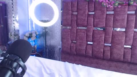 Snapshot of alessiadouce chatting on January 29, 2025, 8:46 pm Alessia online show from January 29, 2025, 8:46 pm