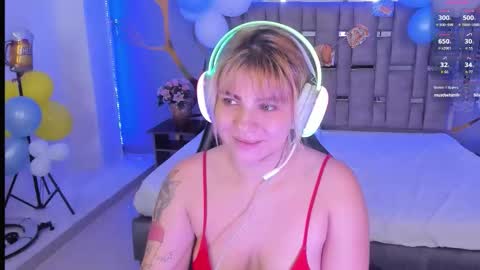 Snapshot of alessiadouce chatting on October 1, 2025, 4:07 am Alessia online show from October 1, 2025, 4:07 am