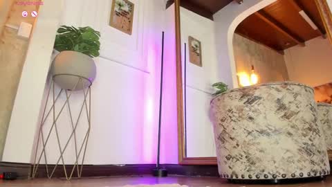 Snapshot of alessialondon chatting on February 26, 2025, 9:53 am Alessia online show from February 26, 2025, 9:53 am