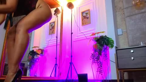 Alessia online show from April 1, 2026, 1:52 pm