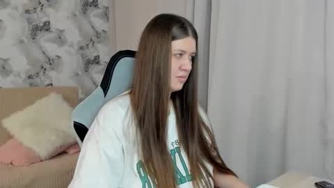 Aletta Oushen online show from October 23, 2025, 11:31 am