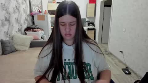 Aletta Oushen online show from November 15, 2025, 11:40 am