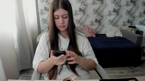 Snapshot of aletta_oushen chatting on July 8, 2026, 9:36 am Aletta Oushen online show from July 8, 2026, 9:36 am