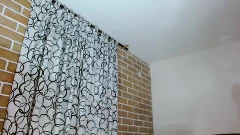 Snapshot of aleviz chatting on February 18, 2026, 6:09 am aleviz online show from February 18, 2026, 6:09 am