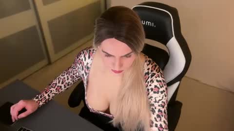 Leyla Leg online show from December 27, 2024, 10:59 pm