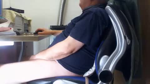 Snapshot of alex47100 chatting on December 21, 2024, 2:58 pm alex47100 online show from December 21, 2024, 2:58 pm