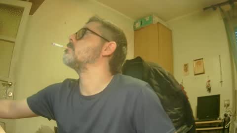 Snapshot of alex81pv1981 chatting on January 2, 2025, 12:24 pm alex81pv1981 online show from January 2, 2025, 12:24 pm