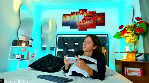 sneider online show from February 25, 2025, 6:42 pm