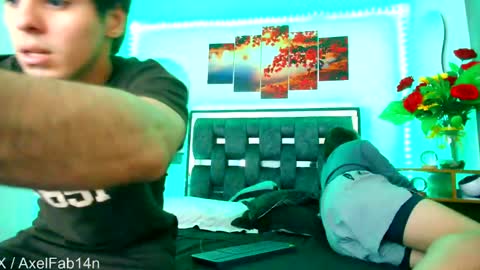 sneider online show from March 6, 2025, 6:59 pm