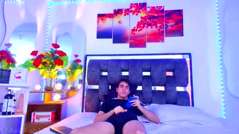 sneider online show from September 29, 2025, 7:51 pm