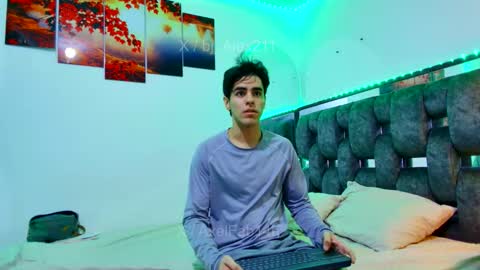 sneider online show from March 15, 2026, 3:23 am