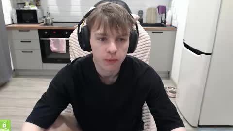 Snapshot of alex_gotcha chatting on February 7, 2026, 10:02 pm Alex online show from February 7, 2026, 10:02 pm