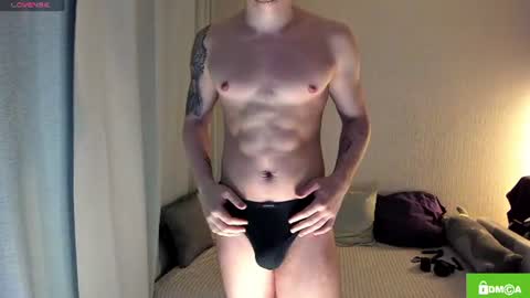 Snapshot of alex_milson chatting on July 15, 2026, 9:31 pm alex_milson online show from July 15, 2026, 9:31 pm