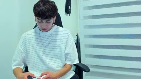 Residente0xxx online show from January 30, 2025, 6:13 am