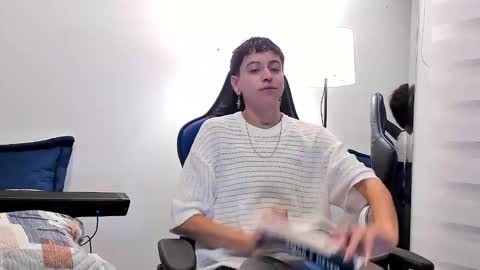 Residente0xxx online show from February 26, 2025, 6:58 am