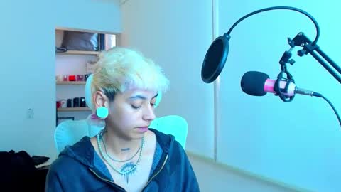 Residente0xxx online show from November 22, 2025, 10:20 pm