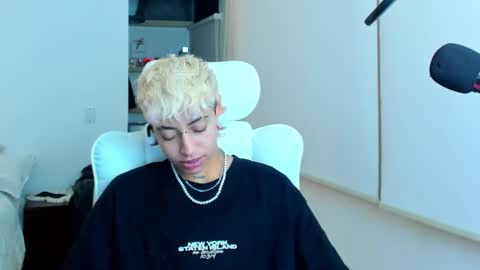 Residente0xxx online show from November 27, 2025, 6:04 am