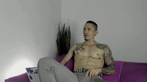 Snapshot of alex_sthorm chatting on December 20, 2024, 1:36 am alex_sthorm online show from December 20, 2024, 1:36 am