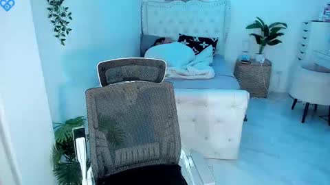 Snapshot of alexa_louise chatting on December 5, 2024, 11:38 am ALEXA - DONT FORGET TO FOLLOW AND RATE ME THUMBS UP online show from December 5, 2024, 11:38 am