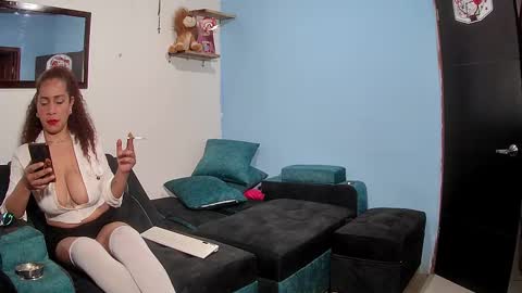 Snapshot of alexaandtom chatting on September 19, 2025, 12:56 am Alexa y tom online show from September 19, 2025, 12:56 am