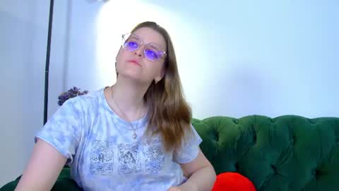 Snapshot of alexaavery chatting on June 13, 2026, 6:44 am AlexaAvery online show from June 13, 2026, 6:44 am
