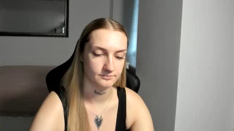 Snapshot of alexafragile chatting on September 30, 2025, 2:00 pm Alexa online show from September 30, 2025, 2:00 pm